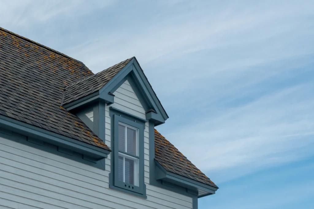 roof eave overhang home